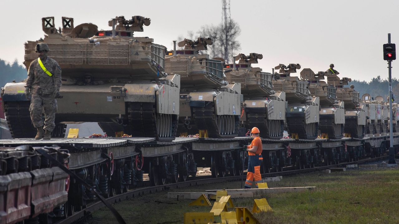 US and NATO send tanks to fight Russia